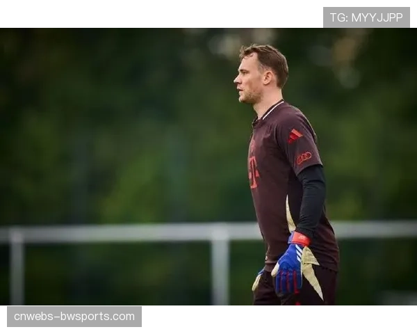 拜仁确认诺伊尔大腿肌肉撕裂，预计冬歇期后复出