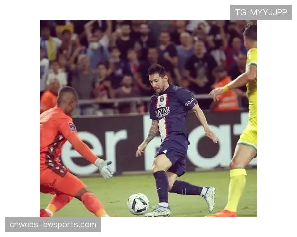 巴黎门将舍瓦利耶点球两连扑，获评法超杯MVP